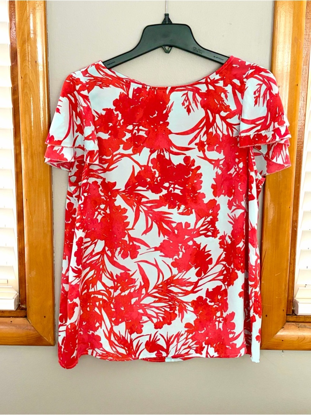 Banana Republic Red and Light Blue Floral Flutter-Sleeve Blouse